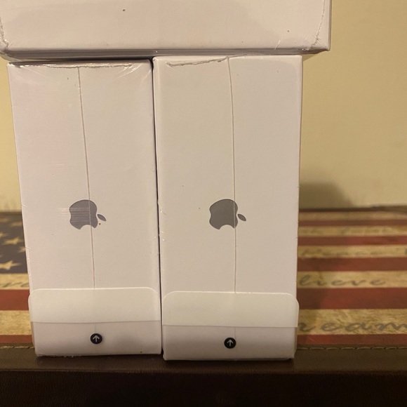 Apple AirPod Pro New - Picture 5 of 6